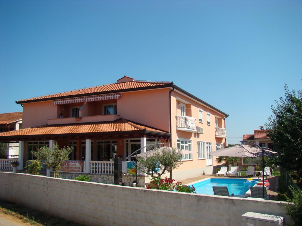 Apartments Kimm Poreč Eksteriør billede
